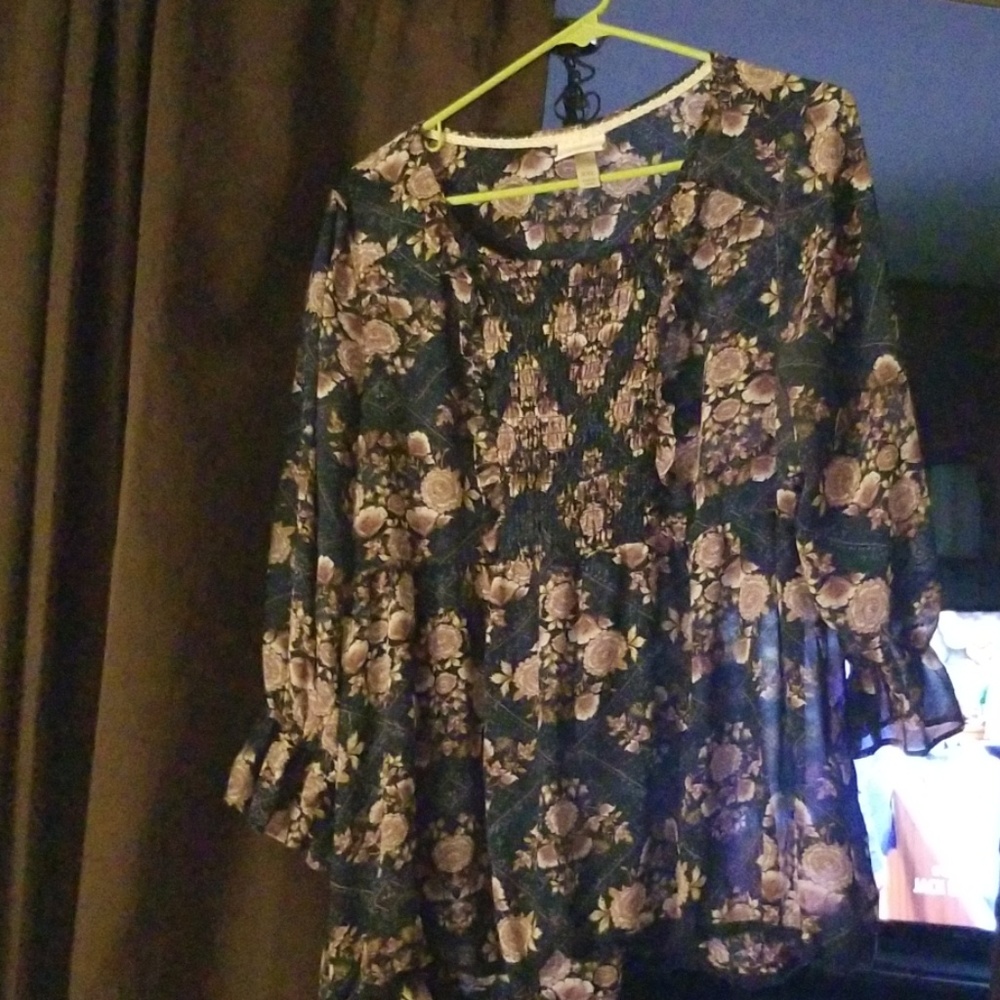 3/4 sleeve shirt